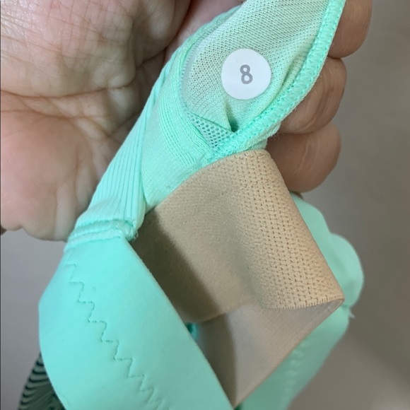 Lululemon Core Kicker Women Teal/Mint Tank Top Mini Hyper Stripe Size 8 - Picture 8 of 8